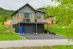 Quiet Alpine Hideaway with Panoramic Mountain Views!